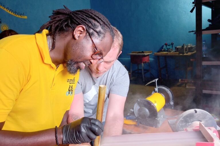Ensemble pour l'avenir des jeunes, Formation Professionnelle MobilitÃ© Douce VÃ©los en Bambou DÃ©veloppement Durable Jeunesse et Ã‰ducation Empowerment des Jeunes Artisanat Local Ã‰galitÃ© des Genres Rwanda Bugesera Soutien Ã  l'Emploi Gestion de Projets Soudure et MÃ©tallurgie Menuiserie Formation Technique Impact Social ResponsabilitÃ© Sociale des Entreprises (RSE) Promotion de la Culture VÃ©lo Fabrication de VÃ©los Apprentissage Professionnel Formation Continue Projet Humanitaire SolidaritÃ© Internationale Environnement et MobilitÃ© Engagement Communautaire Soutien Financier CrÃ©ation d'OpportunitÃ©s RÃ©ussite Ã‰ducative Fondation Hermann Jeunes en Situation PrÃ©caire Participation Communautaire RÃ©cit de Voyage Conte Participatif Fondation pour l'Ã‰ducation BÃ©nÃ©volat Cours de Langues Ã‰trangÃ¨res RÃ©fÃ©rendum pour l'Avenir Formation du Personnel Jeunes et MobilitÃ© Durable RÃ©alisation Personnelle Dons et Soutien Financier Promotion de l'Ã‰ducation Technique Subvention pour l'Ã‰ducation RÃ©ussite Scolaire Formation au Rwanda Soutien Ã  la Jeunesse Africaine Association Urumuri Projet Ride for the Future Bike for Peace Promotion de l'Artisanat Local